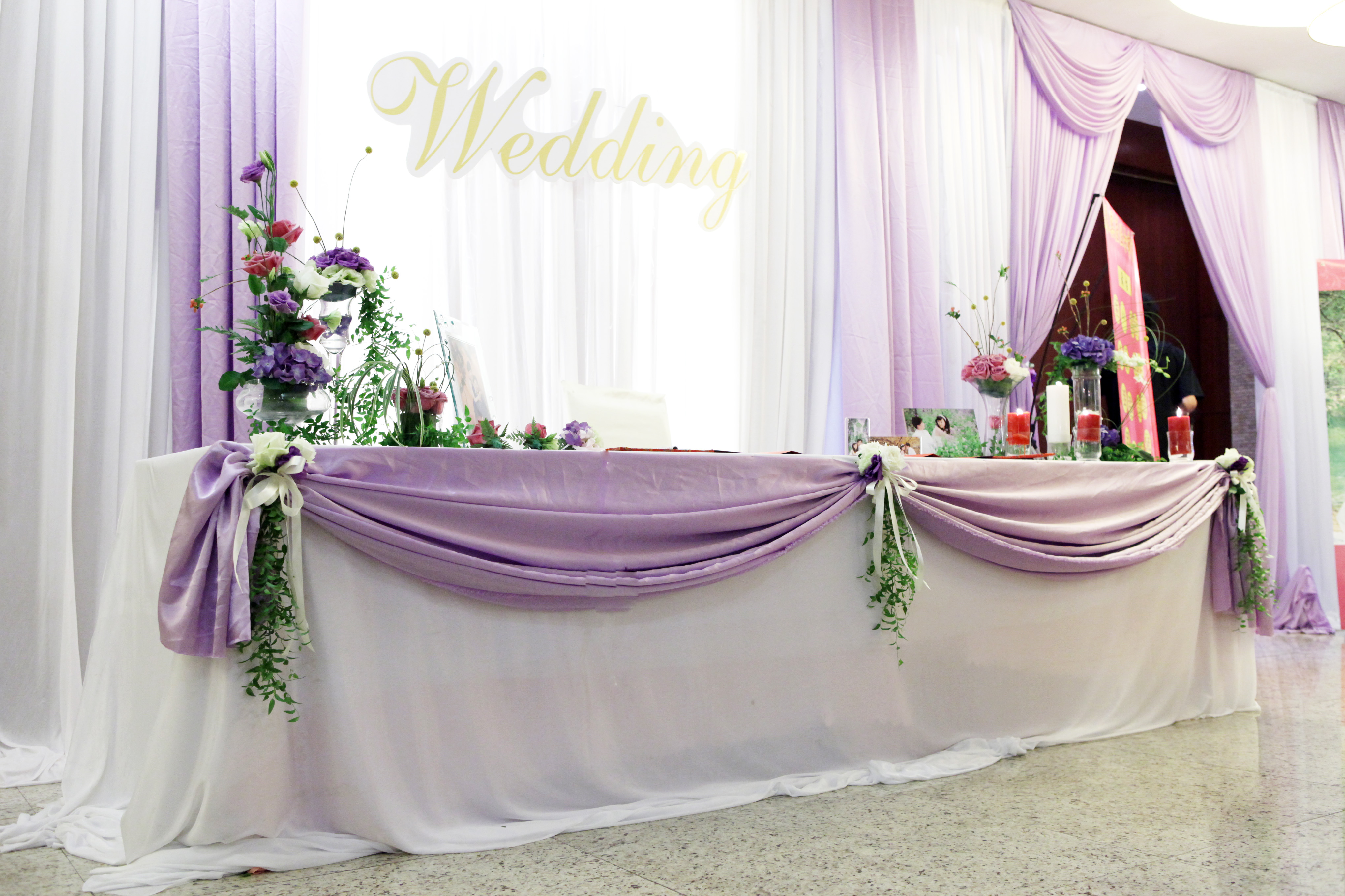 Pipe and drape of wedding backdrop