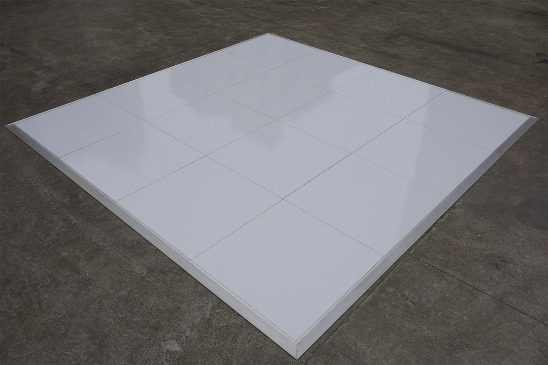 High gloss white dance floor --Interlock system ,no holes or joints on surface .