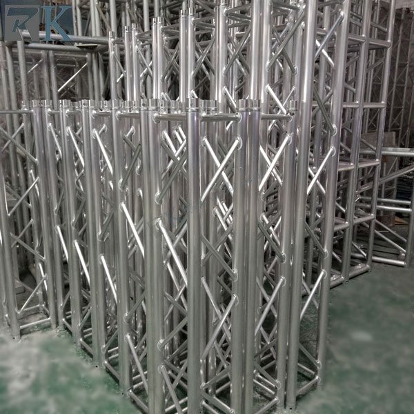 stage spigot truss